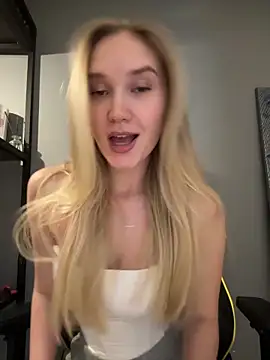 Snapshot of MariaTull chatting on 02-19-25, 03:49 MariaTull online show from 02-19-25, 03:49