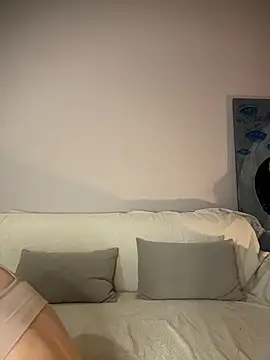 Snapshot of MariaTull chatting on 10-31-25, 11:39 MariaTull online show from 10-31-25, 11:39