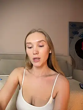 Snapshot of MariaTull chatting on 11-05-25, 06:52 MariaTull online show from 11-05-25, 06:52