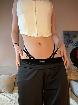 Snapshot of MariaTull chatting on 11-08-25, 06:24 MariaTull online show from 11-08-25, 06:24