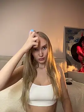 Snapshot of MariaTull chatting on 11-13-25, 06:18 MariaTull online show from 11-13-25, 06:18