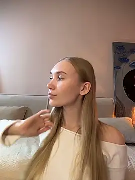 Snapshot of MariaTull chatting on 11-17-25, 01:50 MariaTull online show from 11-17-25, 01:50