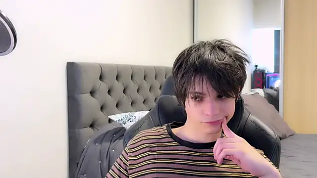 Snapshot of SasukeUhchiaa chatting on 01-04-25, 09:31 SasukeUhchiaa online show from 01-04-25, 09:31