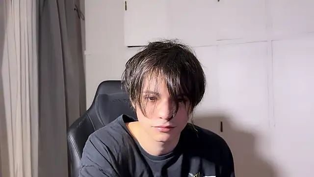 SasukeUhchiaa online show from 02-12-26, 02:17