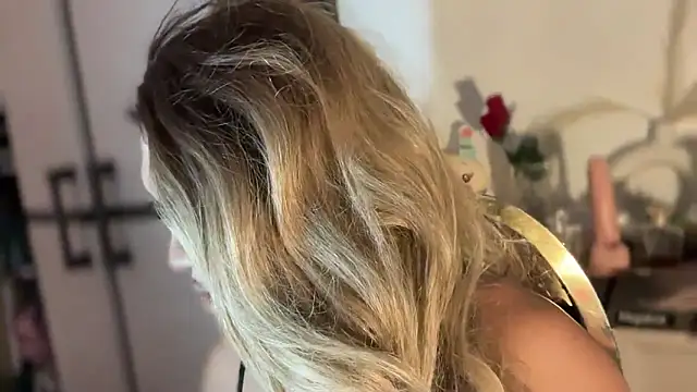 Snapshot of Ts_glamxxxx chatting on 11-23-25, 12:32 Ts glamxxxx online show from 11-23-25, 12:32