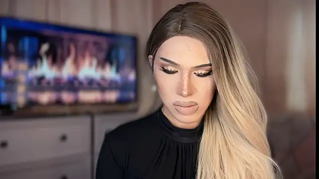 Ts glamxxxx online show from 04-21-26, 01:42