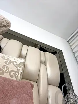 Snapshot of ALISSON_FOXXX1 chatting on 10-21-25, 08:53 ALISSON FOXXX1 online show from 10-21-25, 08:53