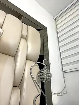 Snapshot of ALISSON_FOXXX1 chatting on 10-23-25, 08:51 ALISSON FOXXX1 online show from 10-23-25, 08:51