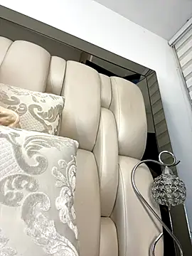 Snapshot of ALISSON_FOXXX1 chatting on 10-27-25, 09:52 ALISSON FOXXX1 online show from 10-27-25, 09:52