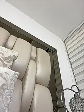 Snapshot of ALISSON_FOXXX1 chatting on 10-30-25, 08:53 ALISSON FOXXX1 online show from 10-30-25, 08:53