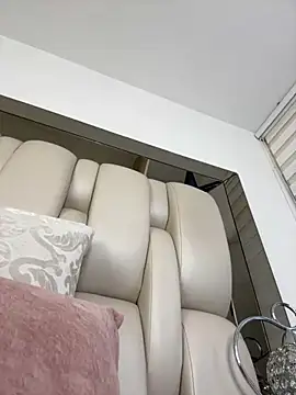 Snapshot of ALISSON_FOXXX1 chatting on 11-01-25, 04:53 ALISSON FOXXX1 online show from 11-01-25, 04:53