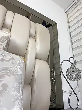 Snapshot of ALISSON_FOXXX1 chatting on 11-06-25, 08:43 ALISSON FOXXX1 online show from 11-06-25, 08:43