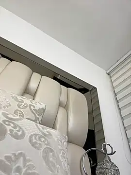 Snapshot of ALISSON_FOXXX1 chatting on 11-13-25, 10:52 ALISSON FOXXX1 online show from 11-13-25, 10:52