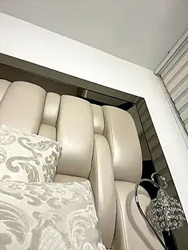 Snapshot of ALISSON_FOXXX1 chatting on 11-28-25, 10:56 ALISSON FOXXX1 online show from 11-28-25, 10:56