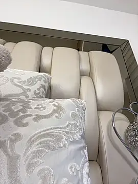 Snapshot of ALISSON_FOXXX1 chatting on 11-29-25, 04:54 ALISSON FOXXX1 online show from 11-29-25, 04:54