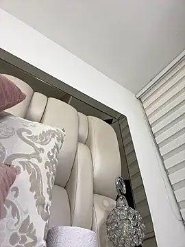 ALISSON FOXXX1 online show from 02-05-26, 10:58