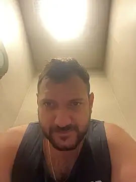 JonJ0 online show from 01-11-26, 10:53