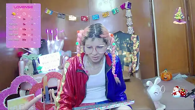 Skinygirl online show from 10-29-25, 10:00