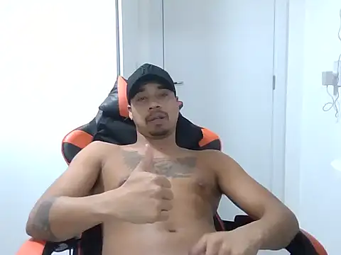 Juninho10c online show from 11-08-25, 04:23