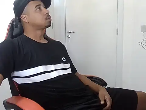 Juninho10c online show from 11-13-25, 03:33