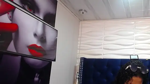 Snapshot of SalmaTits chatting on 04-27-26, 02:48 SalmaTits online show from 04-27-26, 02:48