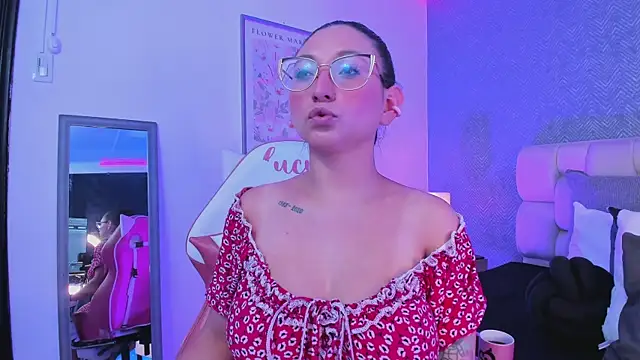 lucy neil online show from 01-10-26, 02:35