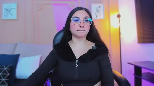 lucy neil online show from 04-25-26, 02:36