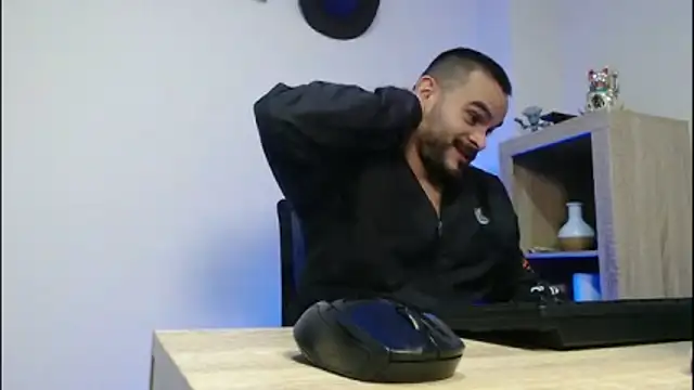 Snapshot of cowboyht chatting on 02-13-26, 06:31 cowboyht online show from 02-13-26, 06:31