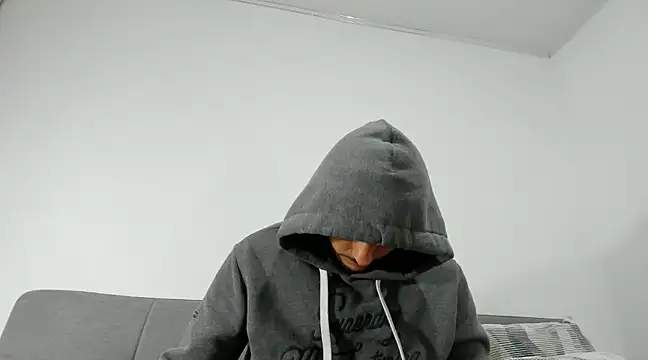 tuyo1995 online show from 12-11-24, 07:42