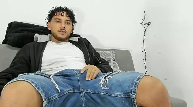 tuyo1995 online show from 01-24-25, 08:54