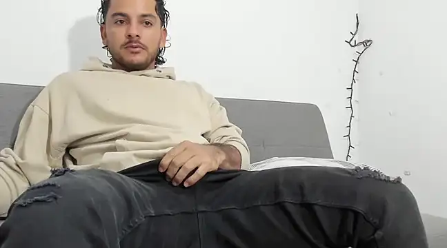 tuyo1995 online show from 03-02-25, 05:12