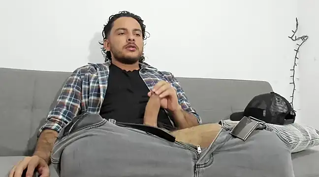 tuyo1995 online show from 03-03-25, 01:21