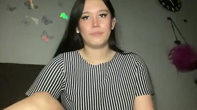 Snapshot of MeganTheRarest chatting on 11-03-25, 01:34 MeganTheRarest online show from 11-03-25, 01:34