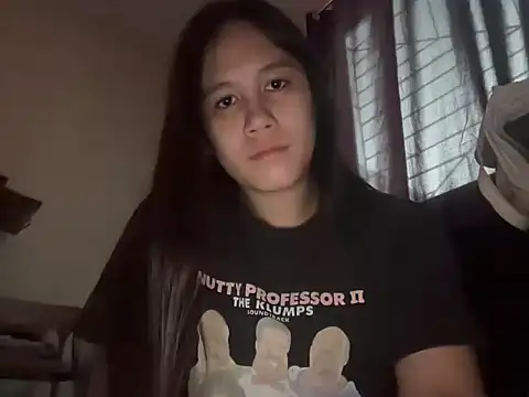 Snapshot of MeganTheRarest chatting on 11-10-25, 12:09 MeganTheRarest online show from 11-10-25, 12:09