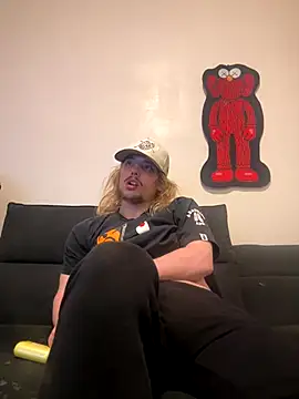 Snapshot of trippyski chatting on 12-08-24, 04:46 trippyski online show from 12-08-24, 04:46