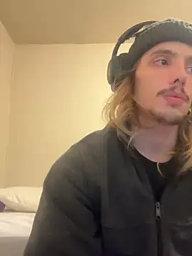 Snapshot of trippyski chatting on 02-03-25, 04:57 trippyski online show from 02-03-25, 04:57