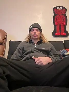 Snapshot of trippyski chatting on 02-08-25, 09:03 trippyski online show from 02-08-25, 09:03