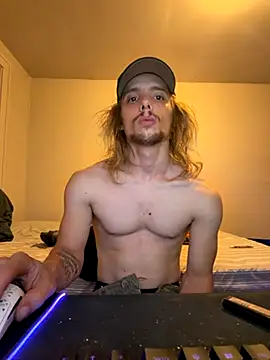 Snapshot of trippyski chatting on 10-31-25, 06:25 trippyski online show from 10-31-25, 06:25