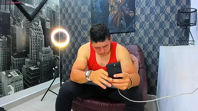 Leonsmoron online show from 12-20-25, 01:12