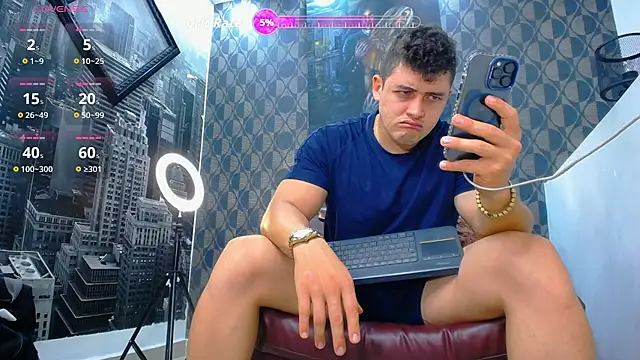 Leonsmoron online show from 03-08-26, 12:41