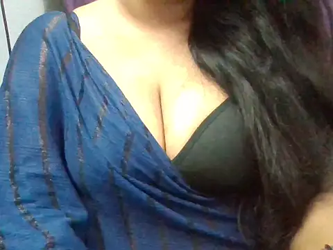 Snapshot of Roopshikha39 chatting on 09-23-25, 06:33 Roopshikha39 online show from 09-23-25, 06:33