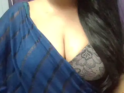 Snapshot of Roopshikha39 chatting on 05-03-26, 06:47 Roopshikha39 online show from 05-03-26, 06:47