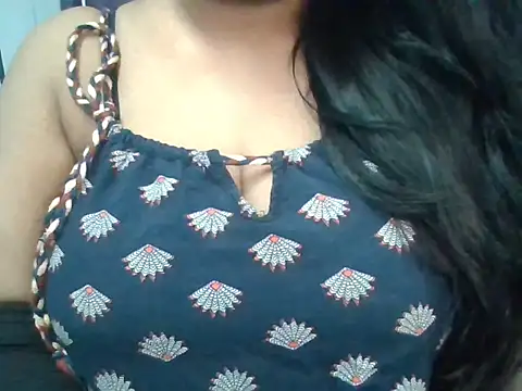 Snapshot of Roopshikha39 chatting on 05-14-26, 06:37 Roopshikha39 online show from 05-14-26, 06:37