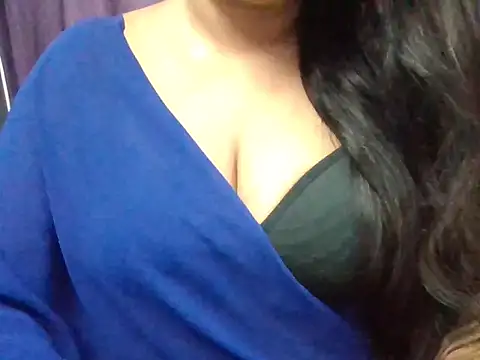 Snapshot of Roopshikha39 chatting on 06-07-26, 06:33 Roopshikha39 online show from 06-07-26, 06:33