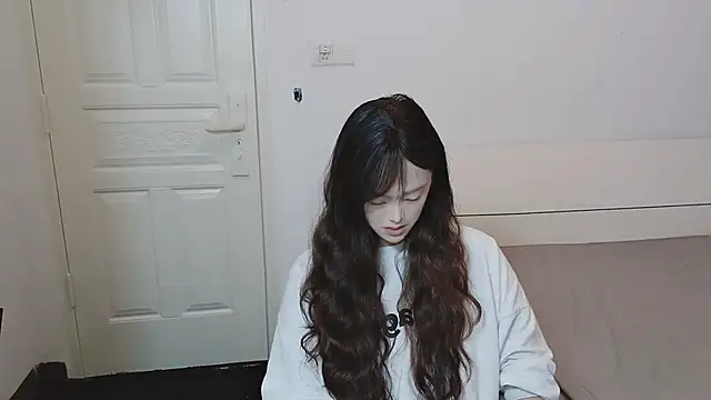 QiuPeiPeimmm online show from 11-05-25, 03:45