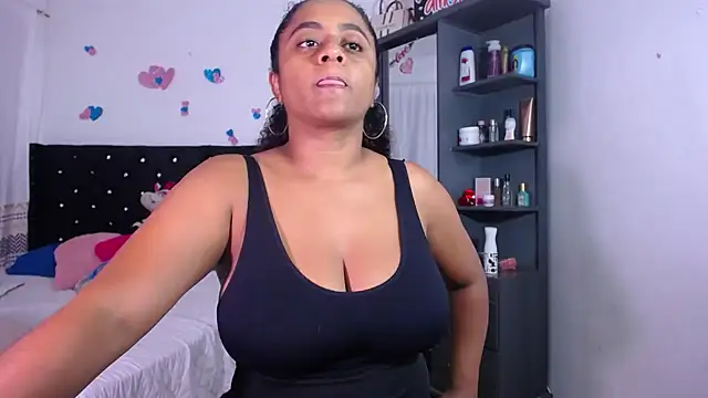 BellaKarla online show from 05-27-26, 08:17
