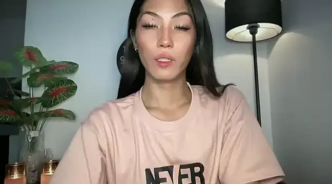 Bella Gordon online show from 02-08-25, 12:17