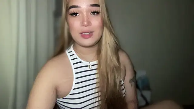 Snapshot of MissCataleyaxxx chatting on 03-23-25, 03:54 MissCataleyaxxx online show from 03-23-25, 03:54