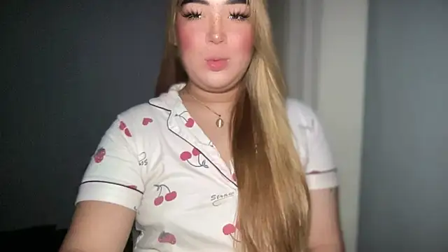 Snapshot of MissCataleyaxxx chatting on 10-15-25, 01:17 MissCataleyaxxx online show from 10-15-25, 01:17