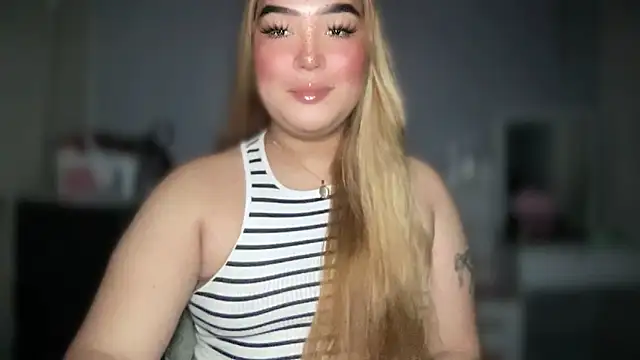 Snapshot of MissCataleyaxxx chatting on 10-19-25, 01:17 MissCataleyaxxx online show from 10-19-25, 01:17